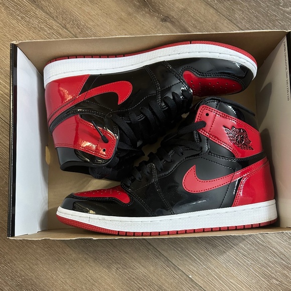 Varsity Red Jordan 1 size 10